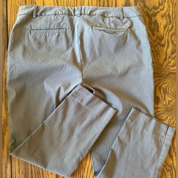 Grey Van Heusen Crop Length Pants - 14 - Picture 3 of 3